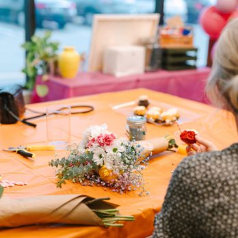 Sunny and Share Stems - Floral Designers Near Me Sunny and Share Stems - Floral Designers Near Me