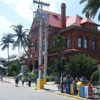 Sunset Celebration at Mallory Square - Festivals Near Me - Key West, Florida