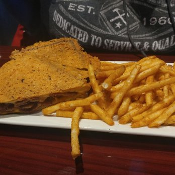 Muddy Cow - Parmessan Crusted Grilled Cheese with bacon - Bars Near Me - Oak Park Heights, Minnesota