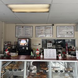 USA Donuts & Croissants - Another front view walking through the door.