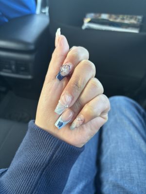 Tee Nails