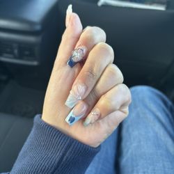 Tee Nails