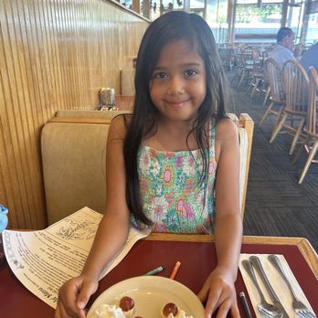 Hobee's Restaurant - My favorite niece - Breakfast & Brunch Near Me - Sunnyvale, California