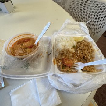 Thai Country Restaurant - Late lunch check in (Panang Curry Lunch Special!) - Thai Near Me - Clovis, California Thai Country Restaurant - Late lunch check in (Panang Curry Lunch Special!) - Thai Near Me - Clovis, California