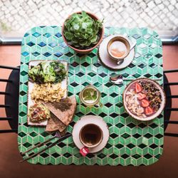 Juicy Lisboa - Breakfast Menu