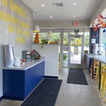 Crack'd Kitchen & Coffee - Inside - Breakfast & Brunch Near Me - Peabody, Massachusetts