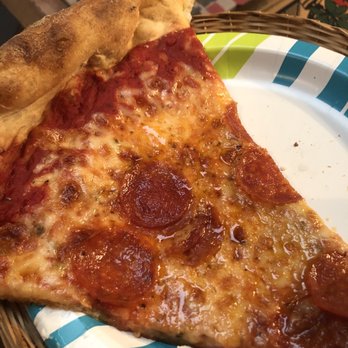 Michaelangelo's Pizza - Subpar pepperoni pizza - Pizza Near Me - Emerald Isle, North Carolina