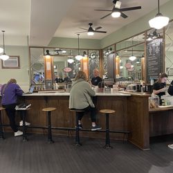 Nellie Bly's Riverton - Cute ice cream shop!