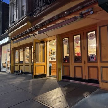 Molly's Cupcakes - Bakeries Near Me - New York, New York Molly's Cupcakes - Bakeries Near Me - New York, New York