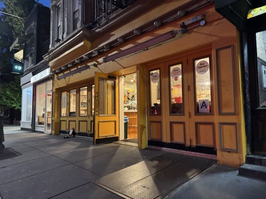 Molly's Cupcakes by null