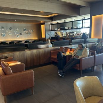 American Airlines Soho Lounge - Airport Lounges Near Me - Queens, New York American Airlines Soho Lounge - Airport Lounges Near Me - Queens, New York