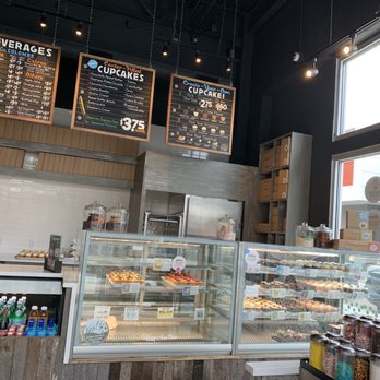 Molly's Cupcakes - All freshly made. Even vegan cupcakes are available. With assorted sprinkle options. - Cupcakes Near Me - Liberty Township, Ohio