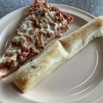 Chicago's Pizza - A slice and a breadstick - Pizza Near Me - Martinsville, Indiana Chicago's Pizza - A slice and a breadstick - Pizza Near Me - Martinsville, Indiana