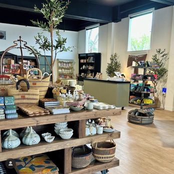Fleur De Lis - Flowers & Gifts Near Me - Los Banos, California Fleur De Lis - Flowers & Gifts Near Me - Los Banos, California