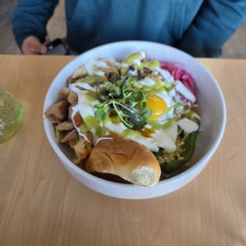 Chila-killer Cafe - Chilaquiles with sunny side up eggs - Cafes Near Me - Rohnert Park, California