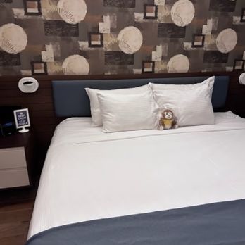 NobleDEN - Room view. Super clean, modern and most of welcoming, - Hotels Near Me - New York, New York
