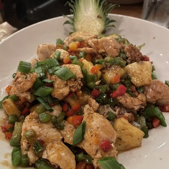 Bahama Breeze - Jerk Chicken Pineapple Bowl - Bars Near Me - Lutz, Florida
