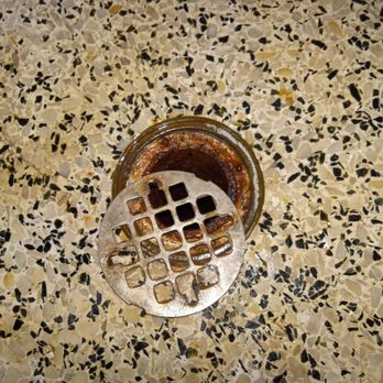 Economy Inn - Drain in shower and floor in shower - Hotels Near Me - Corning, California