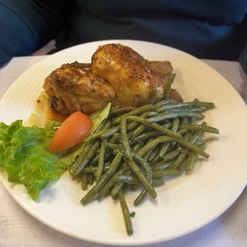 Café du Soleil - Coquelet de Perly aux épices douces avec haricots verts frais - Fondue Near Me - Geneva, GE