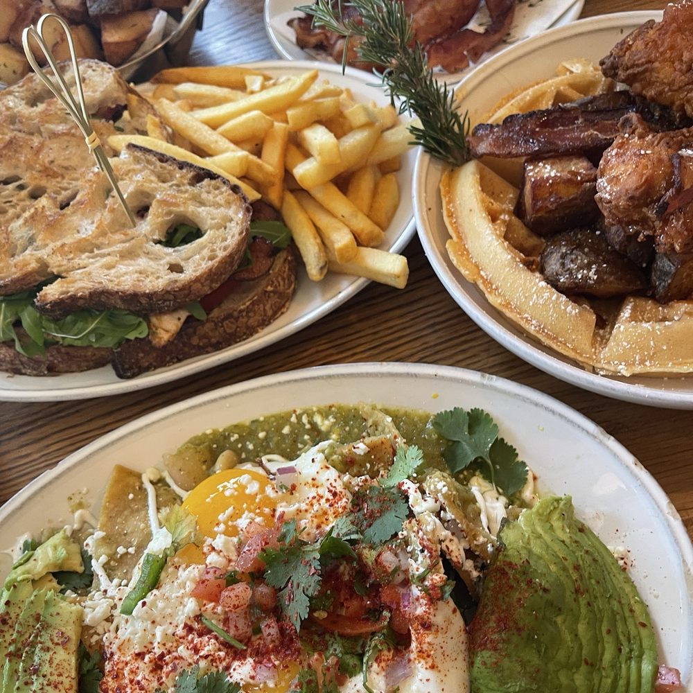 Vicky's All Day - Chicken Chilaquiles, Roasted Chicken Sandwhich, Fried Chicken & Waffles - Breakfast & Brunch Near Me - Los Angeles, California Vicky's All Day - Chicken Chilaquiles, Roasted Chicken Sandwhich, Fried Chicken & Waffles - Breakfast & Brunch Near Me - Los Angeles, California