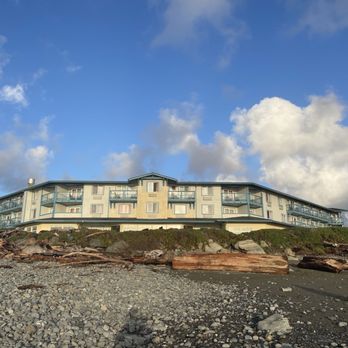 Oceanfront Lodge - The beach - looking up at the hotel.  Every room an ocean view - not every room has balcony though ! - Hotels Near Me - Crescent City, California