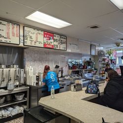 Lou's Sandwich Shop