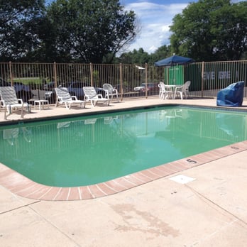 Affordable Inns - Denver West - The pool was absolutely discusting. It was green and smelled unpleasant. I couldn't even see the bottom it was so murky. - Hotels Near Me - Wheat Ridge, Colorado