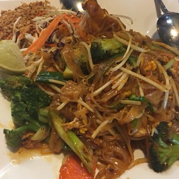 Thai Grata - Vegetarian pad Thai - Thai Near Me - San Jose, California Thai Grata - Vegetarian pad Thai - Thai Near Me - San Jose, California