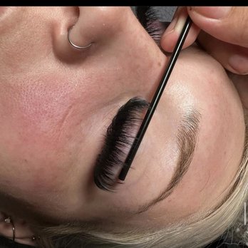 H Lash & Brows - Signature wispy volume - Eyelash Service Near Me - Houston, Texas H Lash & Brows - Signature wispy volume - Eyelash Service Near Me - Houston, Texas