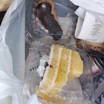 La Flor De Mexico - Lemon cake and chocolate dipped horn - Bakeries Near Me - Pittsburg, California