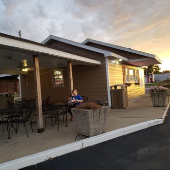 Charlie's Coffee & Cones - Ice Cream & Frozen Yogurt Near Me - Jacksonville, Illinois Charlie's Coffee & Cones - Ice Cream & Frozen Yogurt Near Me - Jacksonville, Illinois