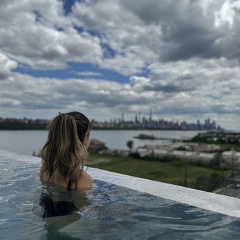 SoJo Spa Club - Pool - Saunas Near Me - Edgewater, New Jersey