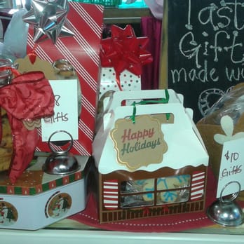 Old Dixie Baking Company - a display of christmas cookies - Bakeries Near Me - Hollywood, Florida Old Dixie Baking Company - a display of christmas cookies - Bakeries Near Me - Hollywood, Florida