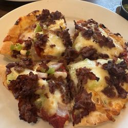 Minsky's Pizza - Philly Cheesesteak pizza