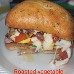 LOMITON - Roasted vegetable sandwich.