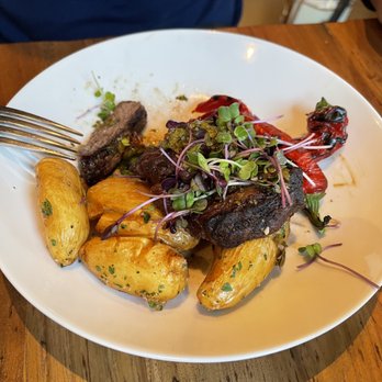Piatti - Grilled wagyu bavette steak, salt & vinegar potatoes,  roasted jimmy nardello peppers, chimichurri - Italian Near Me - Sacramento, California