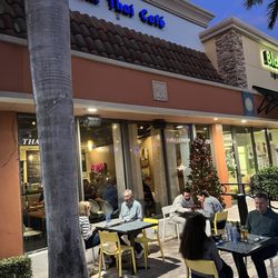 M & M Thai Cafe - Limited seating