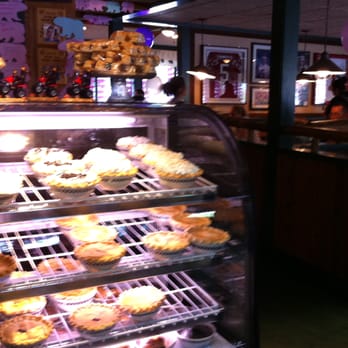 Black Bear Diner Gilroy - Diners Near Me - Gilroy, California