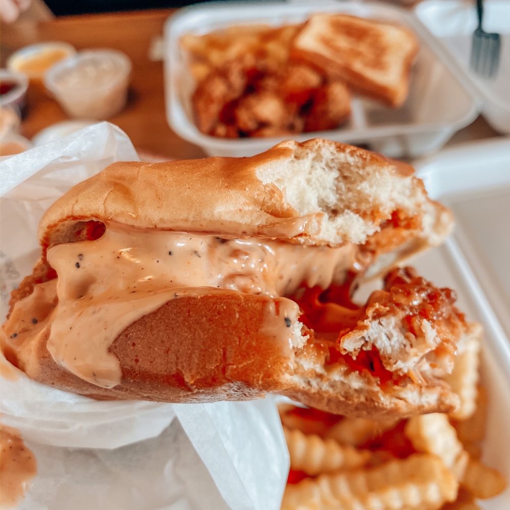 Guthrie's- Tampa - Chicken sandwich - Fast Food Near Me - Tampa, Florida