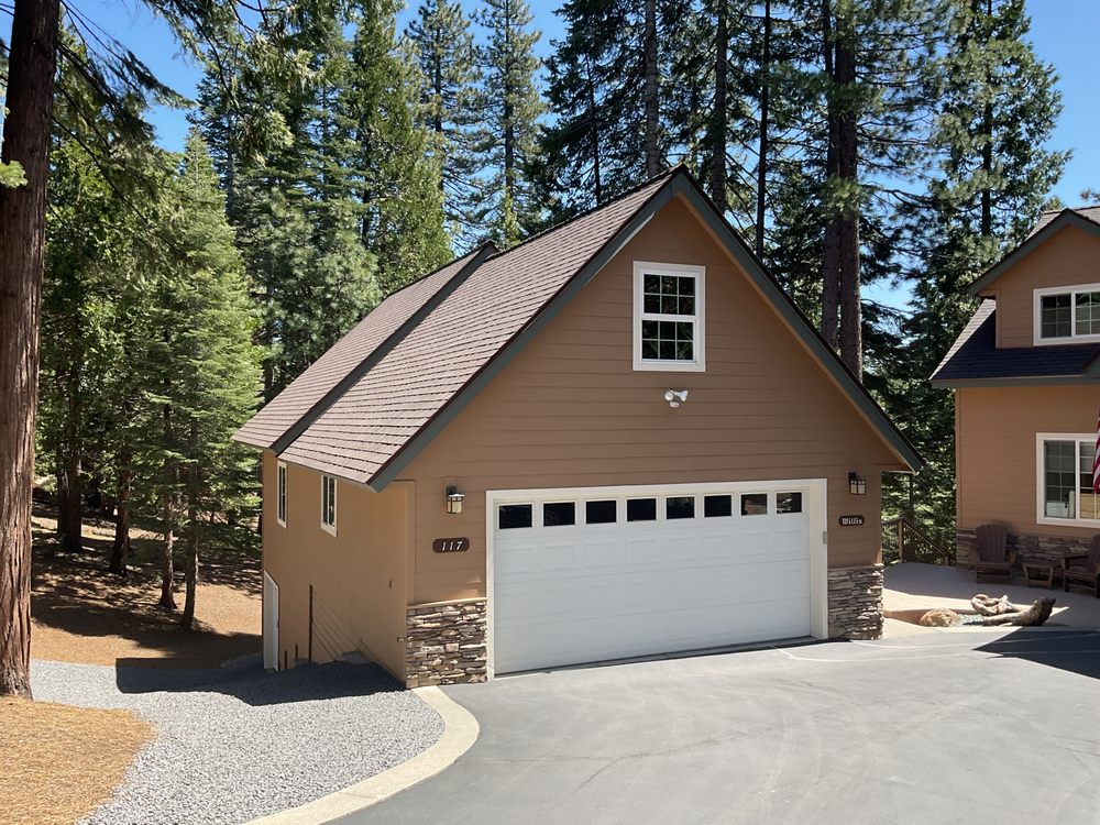 Slide of Boe Roofing