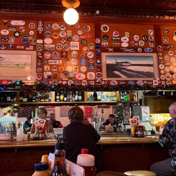 F Street Station - people sitting at the bar - American Near Me - Anchorage, Alaska