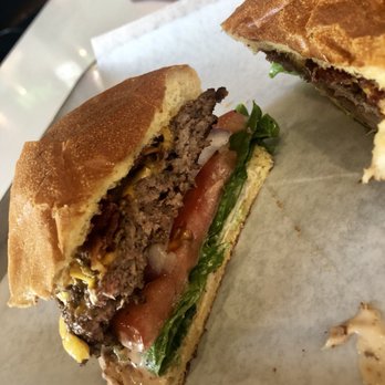 Basic Burger - Burgers Near Me - Arlington, Virginia