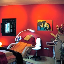 Beth's Beauty Spot - Bethsbeautyspot/ treatment roam