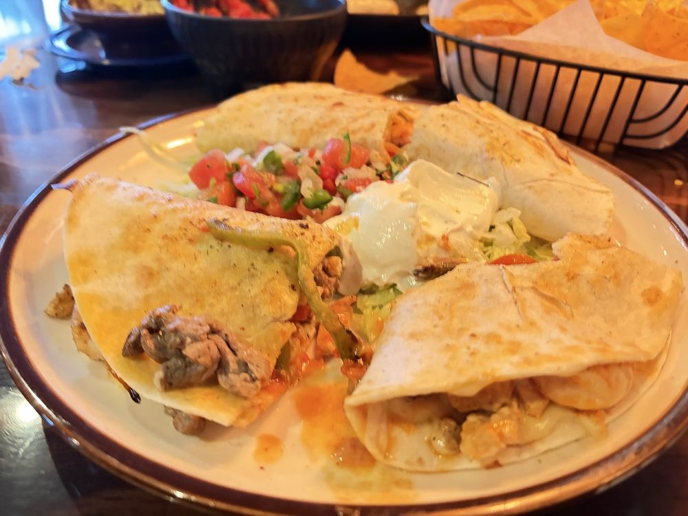 La Fonda Yummilicious Logo