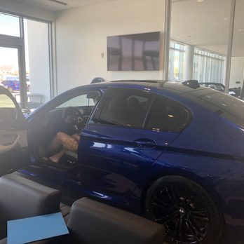 Arrowhead BMW - Delivery of new car - Car Dealers Near Me - Glendale, Arizona
