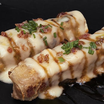 Samsara - Canelons de ceps a la crema de pera i "picadillo" de jabugo * Cannelonni stuffed with boletus, covered in pear cream and ham - Tapas Bars Near Me - Barcelona, B Samsara - Canelons de ceps a la crema de pera i "picadillo" de jabugo * Cannelonni stuffed with boletus, covered in pear cream and ham - Tapas Bars Near Me - Barcelona, B