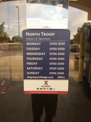 lackland shoppette hours