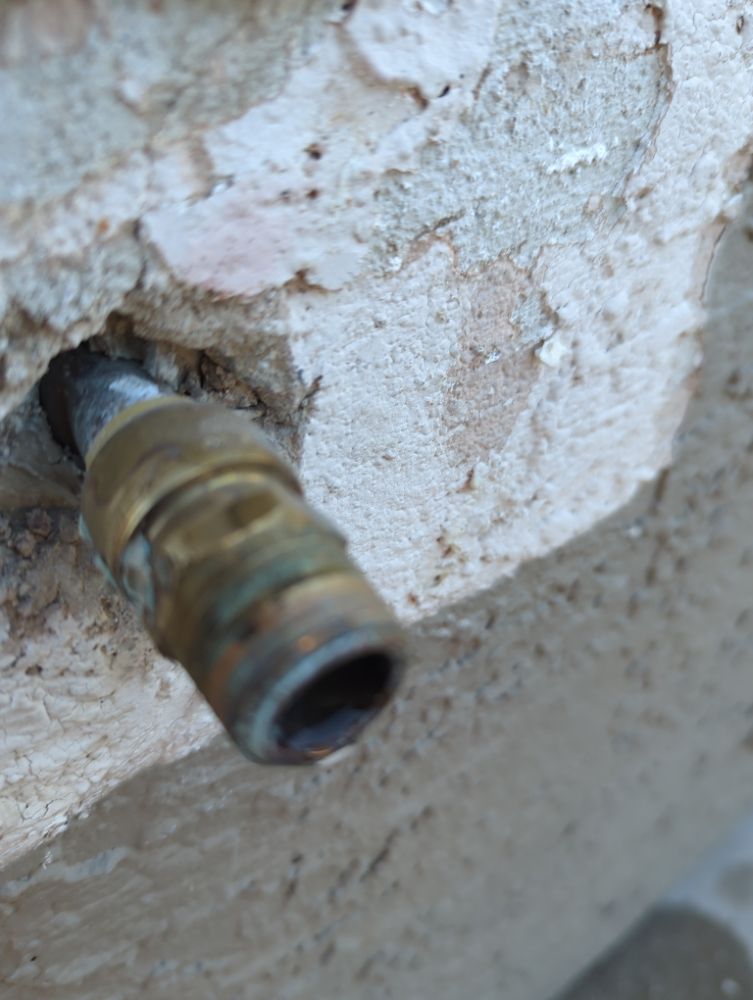 Slide of Arturo The Handyman Repairs