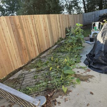 Bee Fencing and Decks - Fences & Gates Near Me - Cabot, Arkansas