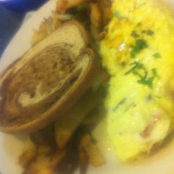 Thumbs Up Diner - Denver omelette with spuds - Breakfast & Brunch Near Me - Atlanta, Georgia